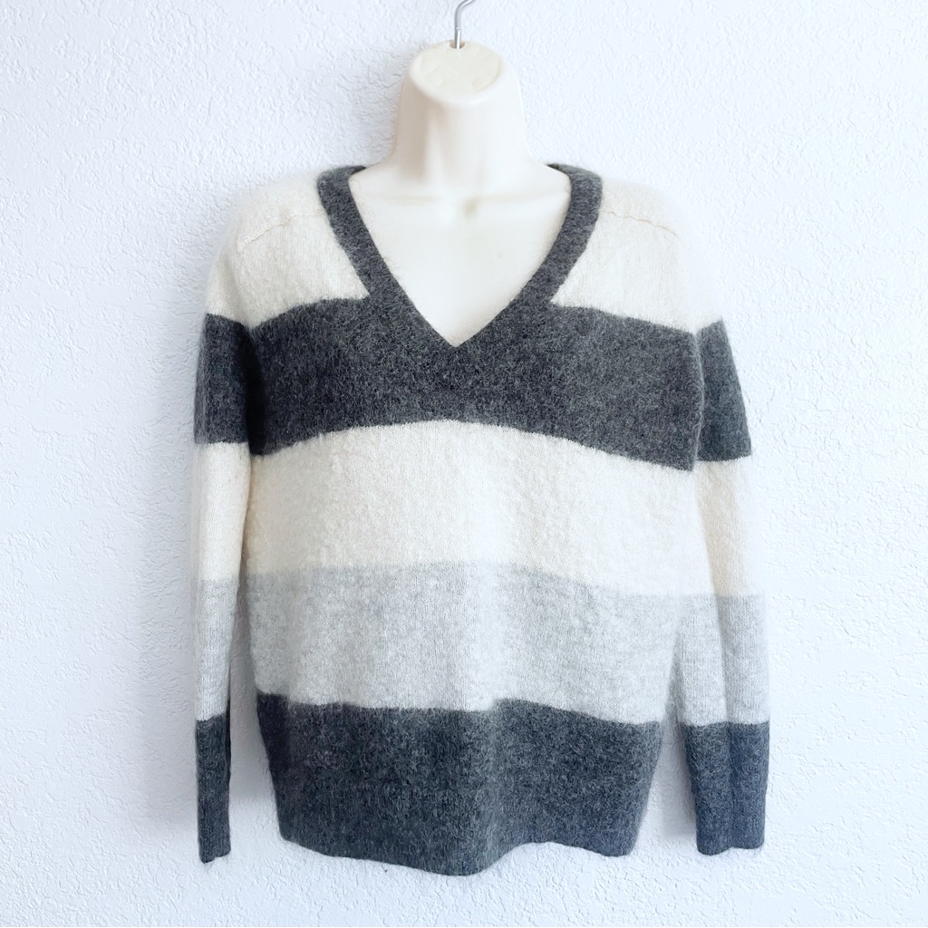 Vince. Vee Mohair Wool Blend Stretch Knit V Neck Striped Pullover Sweater Medium